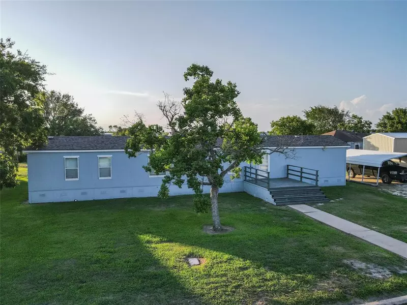 958 Wightman ST, Matagorda, TX 77457