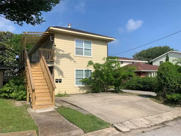 213 1st ST #A, Galveston, TX 77550