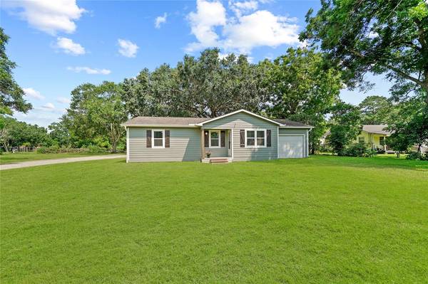 1410 Davis Bend RD, Alvin, TX 77511