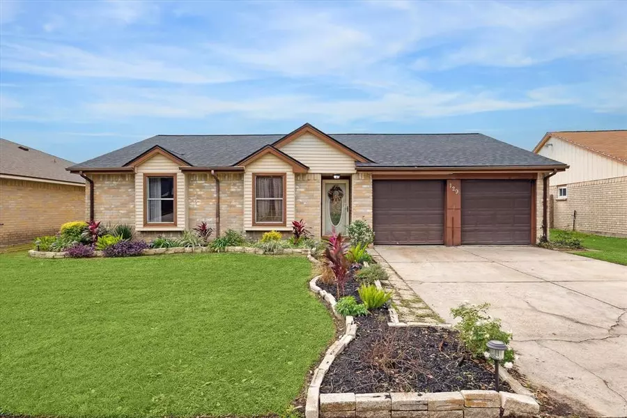 129 Wood Hollow DR, League City, TX 77573