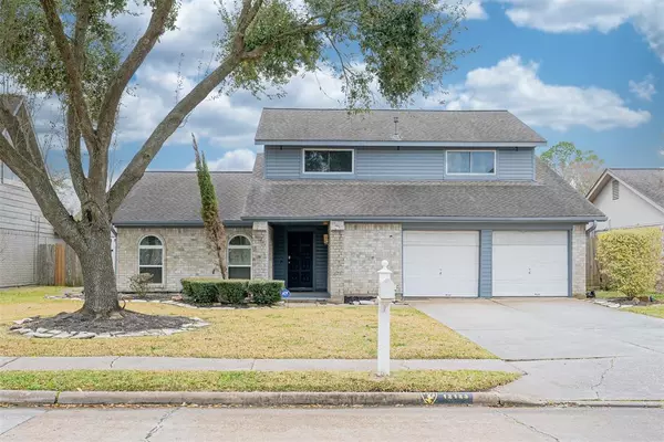 12123 Monticeto LN, Meadows Place, TX 77477