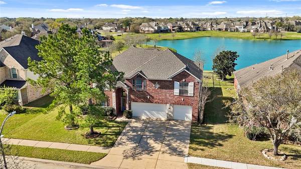 3006 Broken Bridge LN, Pearland, TX 77581