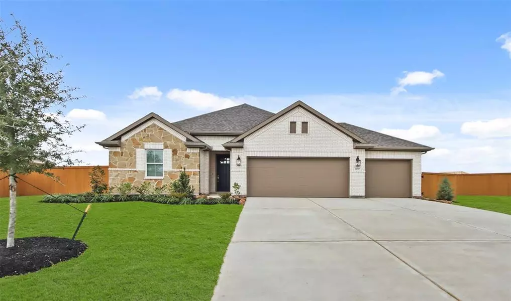 1690 Mesquite TRL, Dayton, TX 77535