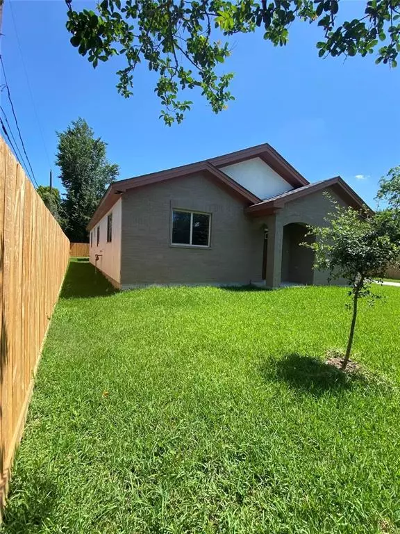 Houston, TX 77088,2210 Esther DR