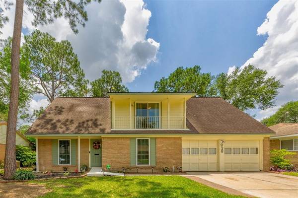 838 Redway LN, Houston, TX 77062