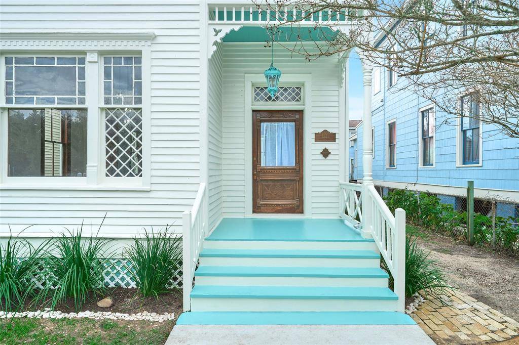 Galveston, TX 77550,1323 Ball