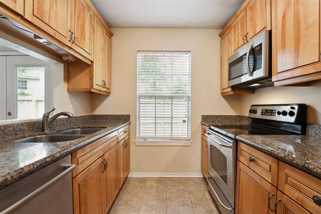 The Woodlands, TX 77381,14 Redberry CT