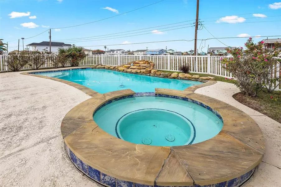 16630 John Silver RD, Galveston, TX 77554