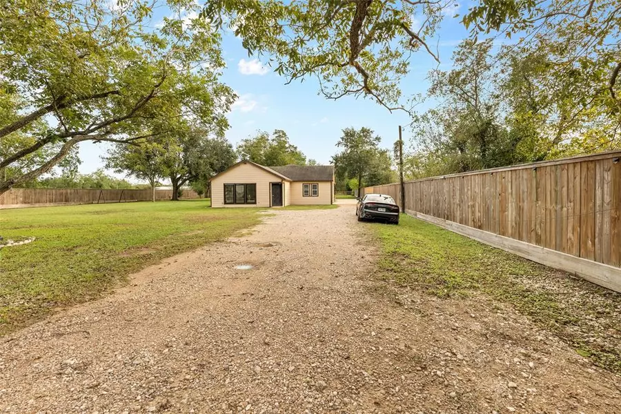 1022 Brooks AVE, Rosenberg, TX 77471