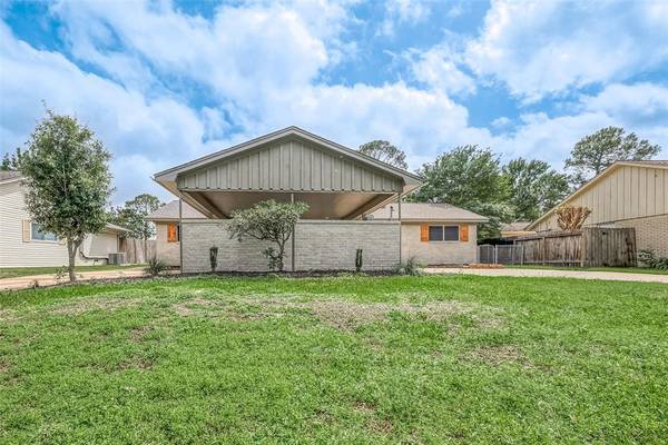 10406 Winding Trail RD, La Porte, TX 77571