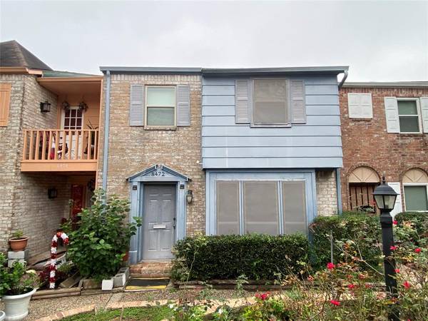 8472 Ariel ST, Houston, TX 77074