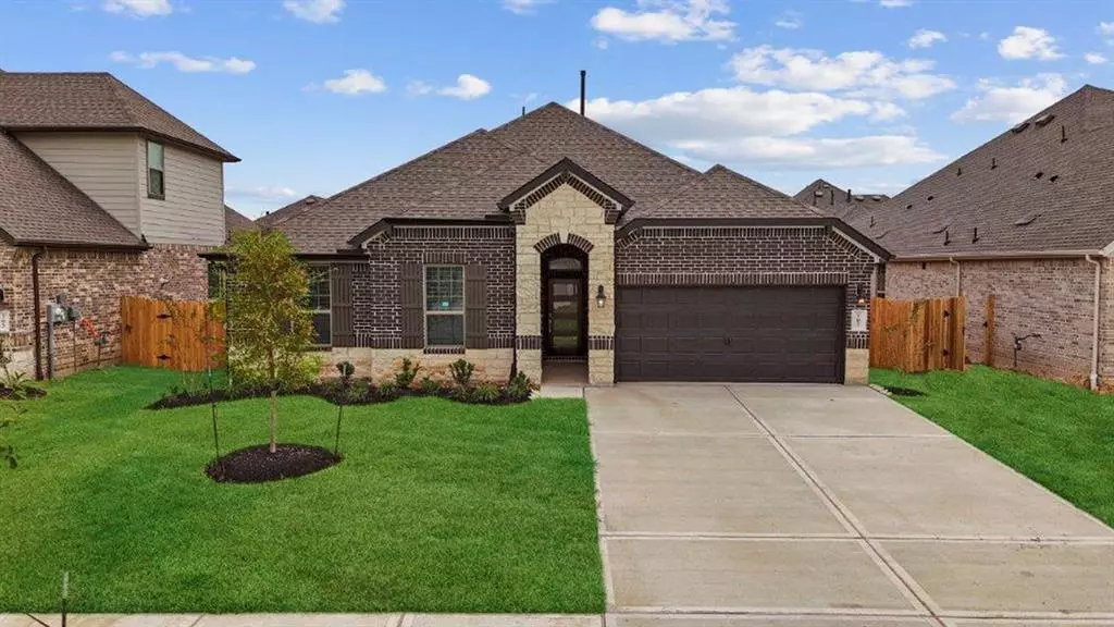 707 Hooks Trail, League City, TX 77573