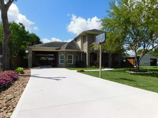 2014 Donley DR, Rosharon, TX 77583