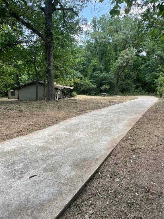114 Clover LN,  Palestine,  TX 75803