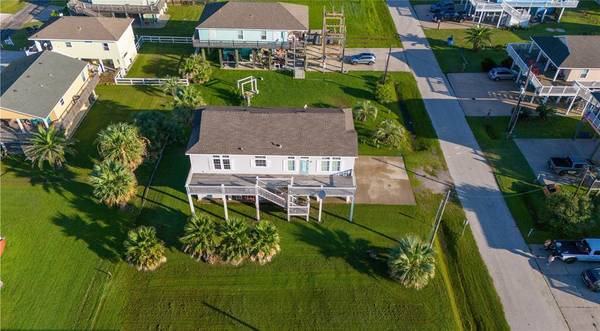 Crystal Beach, TX 77650,981 Nassau LN