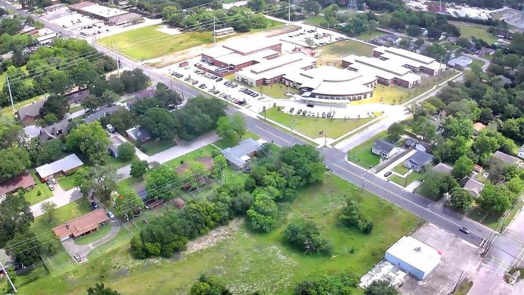 La Marque, TX 77568,0 Bayou Rd CT
