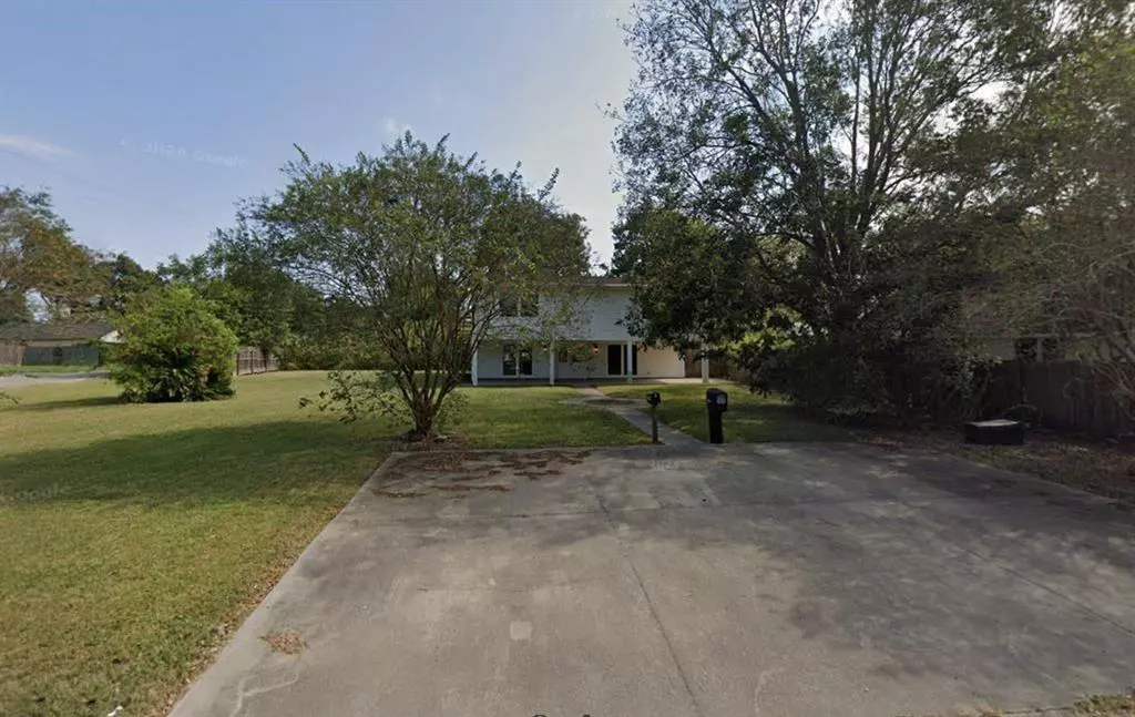 Port Neches, TX 77651,2305 8th ST