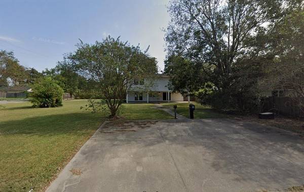 2305 8th ST, Port Neches, TX 77651