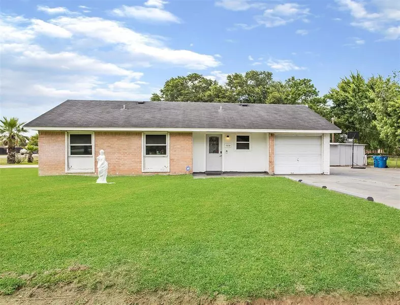 3218 3rd ST, Brookshire, TX 77423