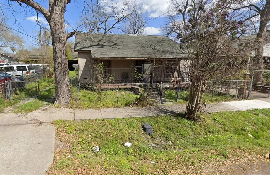 2112 Terry ST, Houston, TX 77009