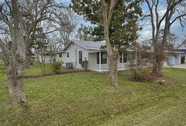 Brazoria, TX 77422,312 San Bernard ST