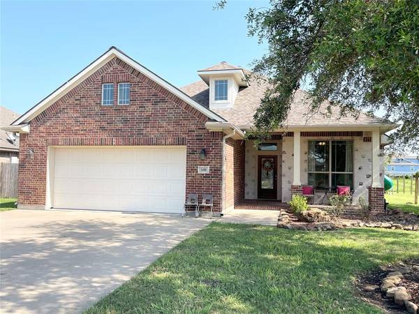 100 BAILEYS COURT, Richwood, TX 77531