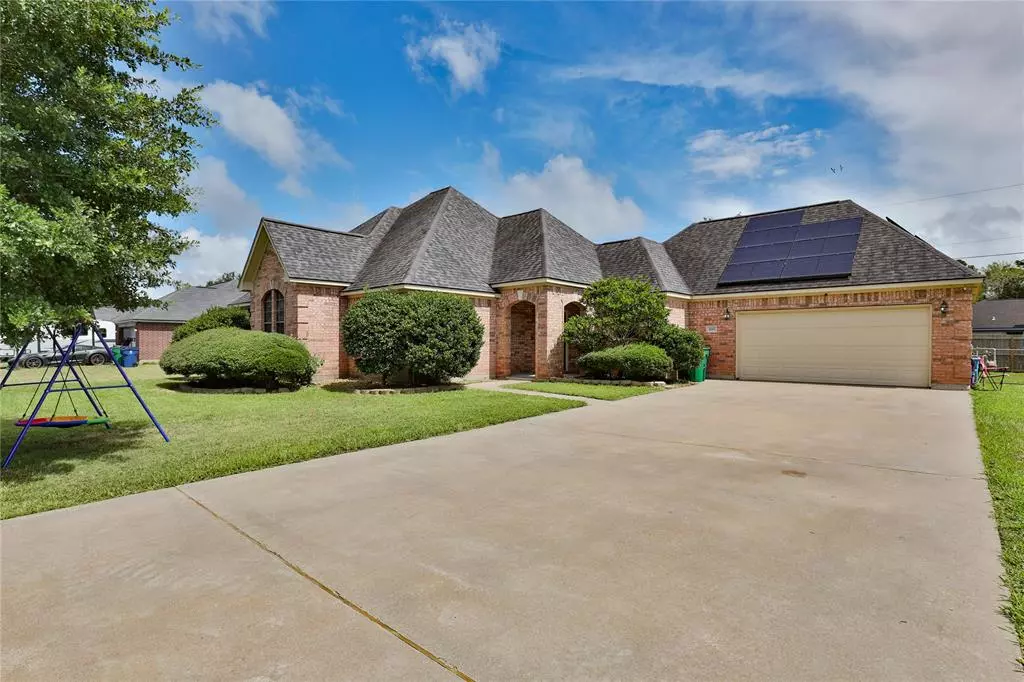 Angleton, TX 77515,820 Manor DR