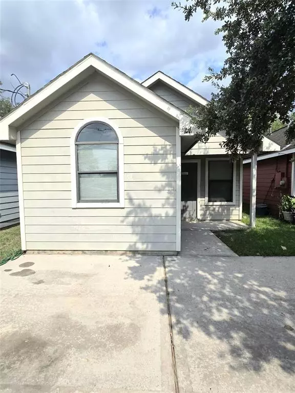 Houston, TX 77026,2112 Davis ST