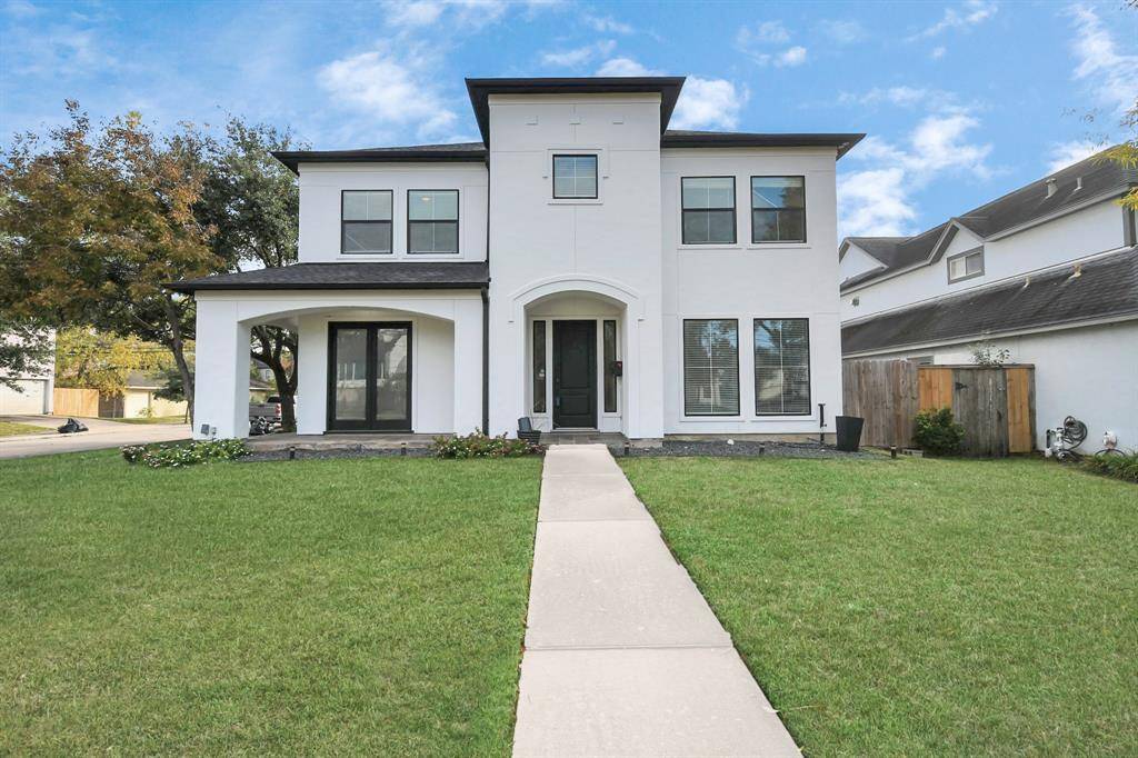 5601 Newcastle ST, Bellaire, TX 77401