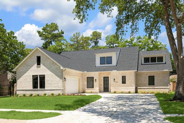 10226 Pine Forest RD, Houston, TX 77042