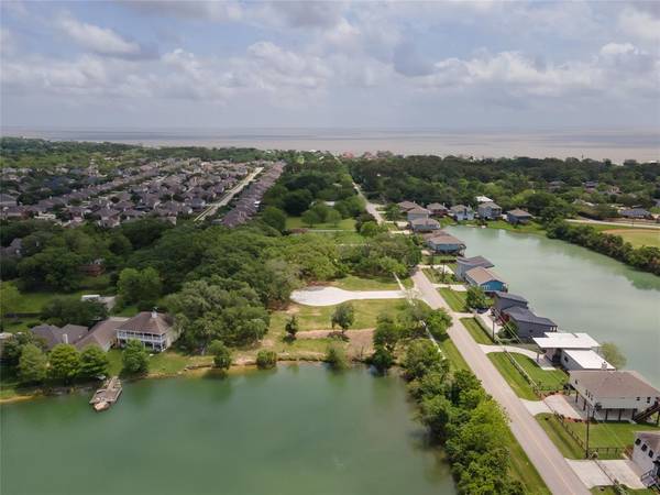 0 LOT 10 Oak Alley CT, Seabrook, TX 77586