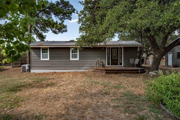 231 Rick RD, La Grange, TX 78945