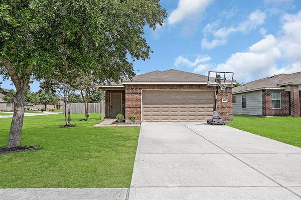 1505 Perennial LN, Rosenberg, TX 77471