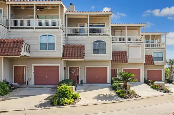 35 Dana DR, Galveston, TX 77554