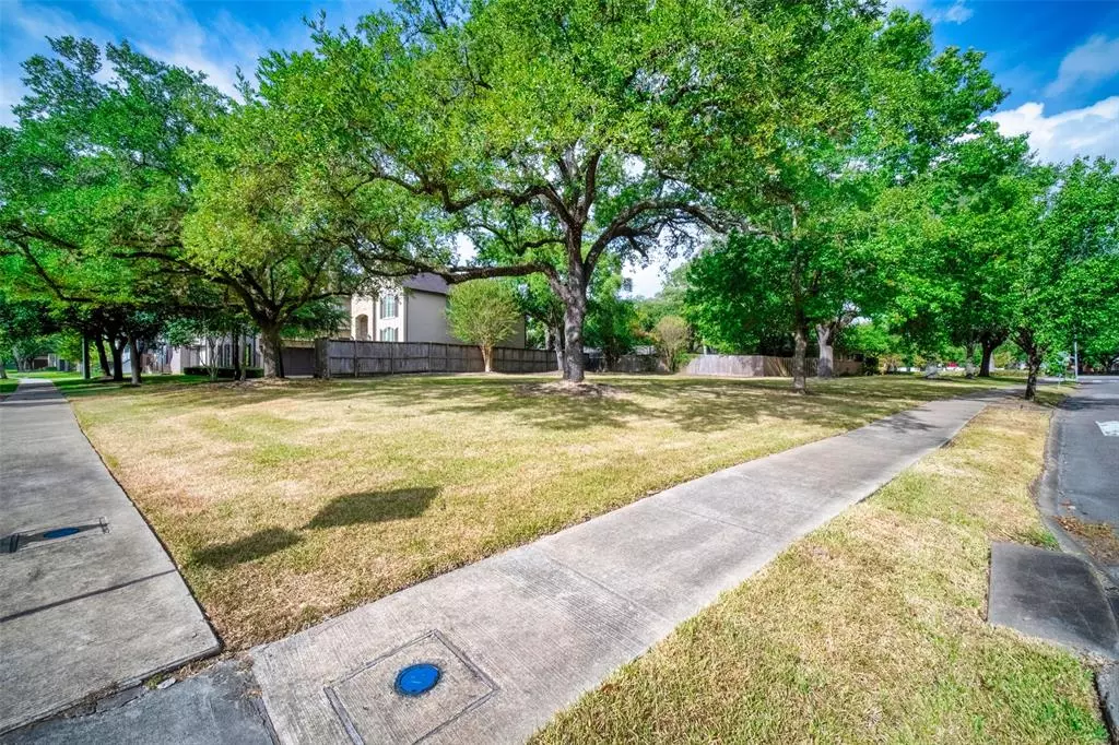 Houston, TX 77096,5025 Jason ST