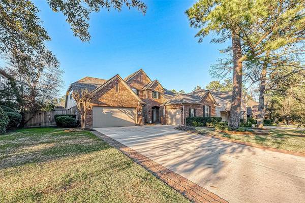 10 N Bardsbrook CIR, The Woodlands, TX 77382