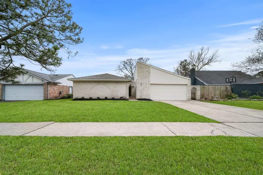 15906 Brookford DR, Houston, TX 77059