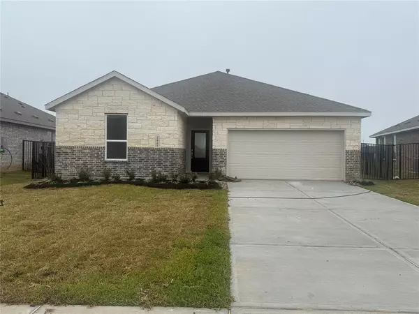 2421 Lago Costa DR, Texas City, TX 77568