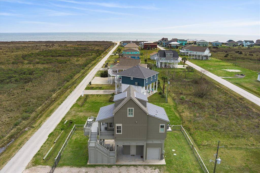 Crystal Beach, TX 77650,937 S Honeysuckle DR