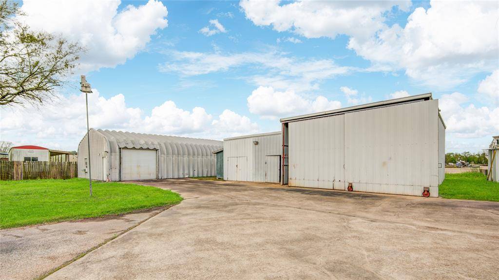 1907 County Road 129, Pearland, TX 77581