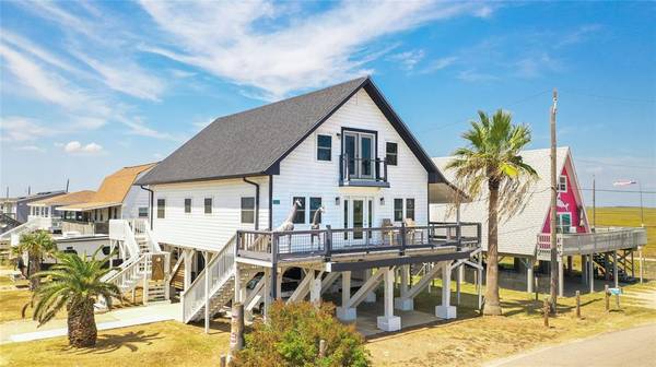 302 Bay AVE, Surfside Beach, TX 77541