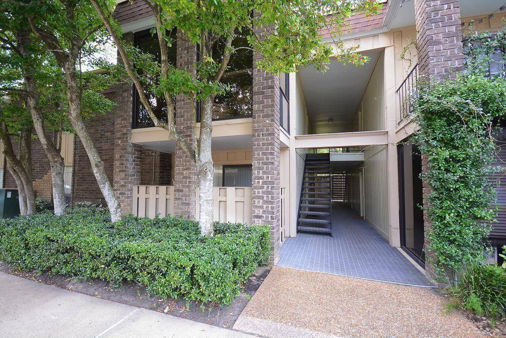 7555 Katy FWY #57, Houston, TX 77024