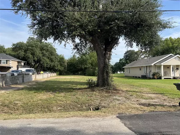 Groves, TX 77619,7234 Terrell ST