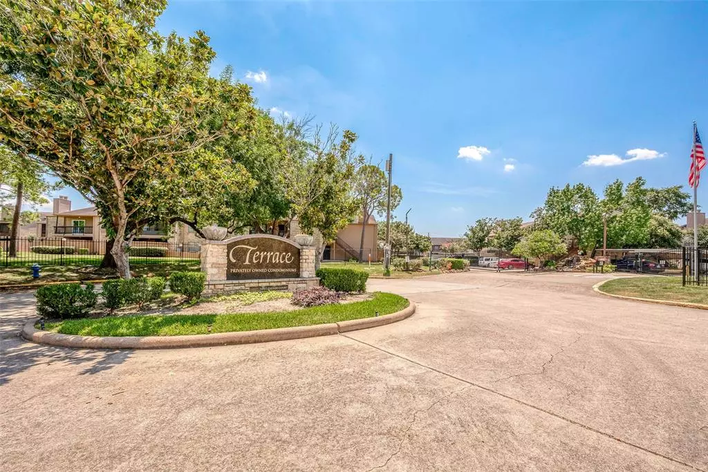 Houston, TX 77072,10555 Turtlewood CT #1109