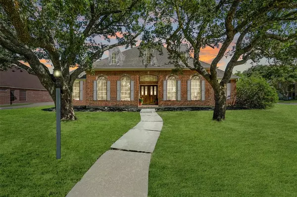 1217 Peregrine DR,  Friendswood,  TX 77546