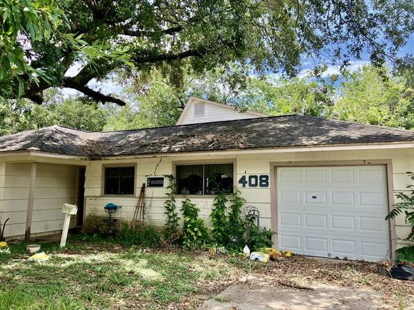 408 Gardenia ST, Lake Jackson, TX 77566