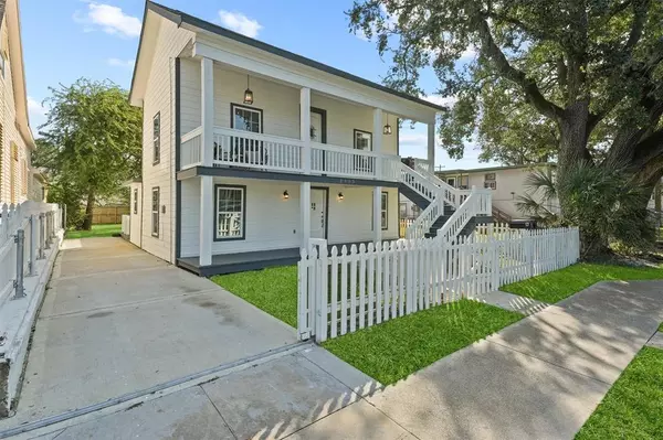 3403 Ursuline ST, Galveston, TX 77550