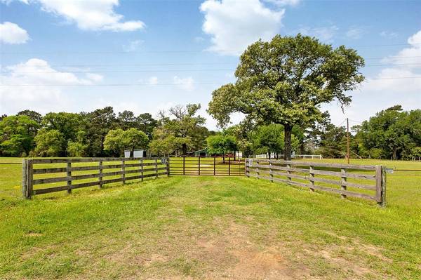 11702 CR 304, Navasota, TX 77868