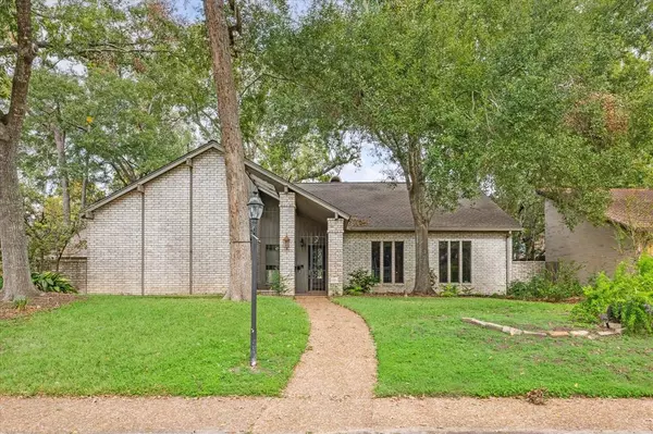 10034 Briar Drive, Houston, TX 77042