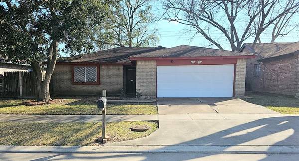 8402 Oakhaven RD,  La Porte,  TX 77571